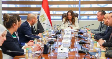 منال عوض تتابع مع وفد البنك الأوروبى لإعادة الإعمار والتنمية ملفات التعاون