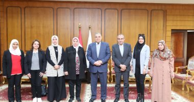 رئيس جامعة كفر الشيخ يناقش احتياجات المستشفيات الجامعية من الموارد البشرية