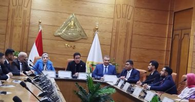 رئيس جامعة بنها يلتقى بمجلس اتحاد الطلاب