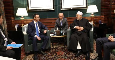رئيس كازاخستان يدعو شيخ الأزهر لافتتاح مؤتمر «زعماء الأديان العالمية والتقليدية» رئيس كازاخستان وشيخ الأزهر