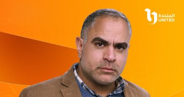 محمد شاهين أستاذ جامعى يُعطى دروس لغة عربية فى مسلسل لام شمسية محمد شاهين