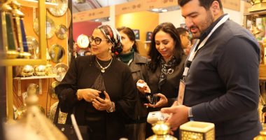 رئيس "القومى للمرأة" ووزيرة التضامن تتفقدان جناح المجلس فى معرض ديارنا
