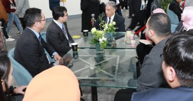 البترول تتفق مع شركة صينية على استبدال مولدات الكهرباء بالطاقة المتجددة اجتماع وزارة البترول مع شركة صينية