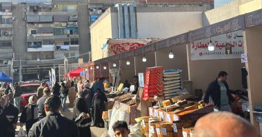 البيع على نغمات السمسمية في معرض "أهلا رمضان" ببورسعيد.. فيديو