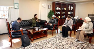 رئيس المجلس القومى للمرأة تستقبل مفوضة المساواة بين الجنسين بقبرص جانب من لقاء المستشارة أمل عمار ومفوضة المساواة بين الجنسين بقبرص
