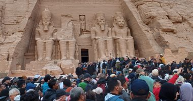 4 آلاف زائر حضروا ظاهرة التعامد بأبو سمبل والغيوم تحجب أشعة الشمس تعامد الشمس بأبوسمبل