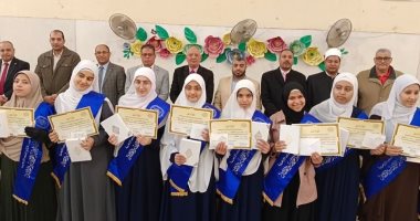 "سوهاج الأزهرية" تحصد المركز الثالث فى مسابقة أوائل الطلاب للقسم الأدبى