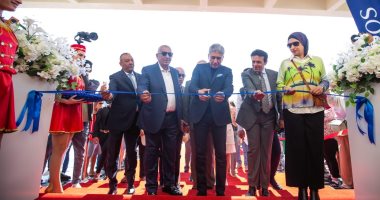 وزير السياحة والآثار يفتتح منتجعا سياحيا جديدا بخليج مكادي بمدينة الغردقة