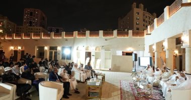 التراث المصرى يضىء أيام الشارقة.. إبداعات تحكى قصص الأجداد وربط الأجيال بالماضى.. فوانيس رمضان تخطف الأنظار.. حضور لحرف الحفر على الخشب والنحت على الطين والخيامية والتطريز.. وهذه قصة "الفركة" الصعيدية.. صور ندوات ومحاضرات أيام الشارقة