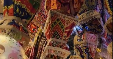 قطاعى بسعر الجملة.. أرخص 3 أماكن تشترى منها زينة رمضان.. فيديو