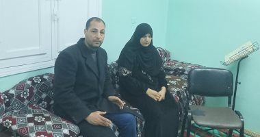 طبيبة مستشفى أشمون تحدت الصدمة وألم الفراق.. تماسكت واستكملت عملها رغم سماع خبر وفاة والدتها.. الدكتورة عائشة: ما فعلته هو الواجب.. وتفاجأت بردود الأفعال على السوشيال ميديا بعد منشور كتبه مدير المستشفى ليشكرني محرر اليوم السابع مع الطبيبة
