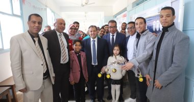 رئيس جامعة جنوب الوادى يفتتح معرض مشروعات تخرج طلاب الحاسبات والمعلومات