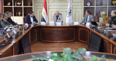 محافظ بنى سويف يتابع إجراءات إنشاء المركز الخدمى المتكامل للنباتات الطبية
