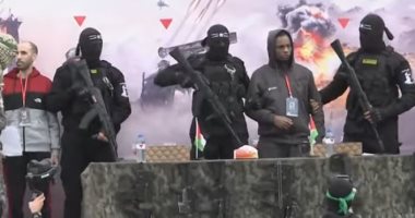 الفصائل الفلسطينية تفرج عن أسير يهودى بعد 10 سنوات من الاحتجاز بغزة.. صور