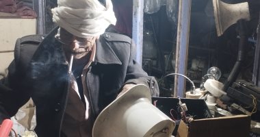 حكاية عم رجب 70 سنة ولسه بيصلح أجهزة منزلية.. ويؤكد: نعمة وهبها الله لى عم رجب