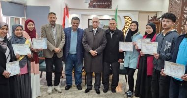 تعليم الإسماعيلية تكرم الطلاب الفائزين بمسابقة التحدث باللغة العربية الفصحى
