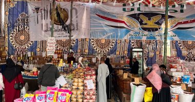 افتتاح معرض "أهلا رمضان" بمدينة قنا بتخفيضات بنسبة تصل إلى 35%.. فيديو