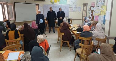 رئيس منطقة سوهاج الأزهرية يتابع برامج مركز تدريب قطاع الجنوب