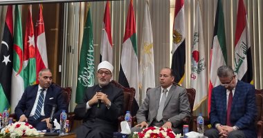 مفتي الجمهورية: مصطلحات الإباحية والمثلية والإلحاد ظاهرها الرحمة وباطنها العذاب.. فيديو مفتي الديار المصرية خلال الندوة