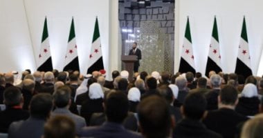 سوريا تطلق الحوار الوطني من قصر الشعب فى دمشق.. السلطة الانتقالية تحاول إدارة مرحلة ما بعد سقوط "الأسد".. وأحمد الشرع يشدد على ضرورة وحدة السلاح واحتكاره في يد الدولة ويعتبره "فرض" ويؤكد: بلادنا لا تقبل القسمة