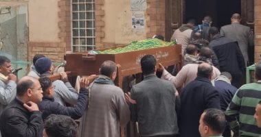 تشييع جثمان الشقيق الأصغر للشيخ محمد صديق المنشاوى بمسقط رأسه بسوهاج.. فيديو وصور تشييع جثمان الشقيق الأصغر للشيخ محمد صديق المنشاوى