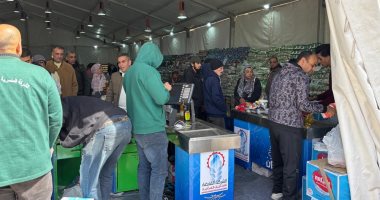 إقبال كبير على معرض الشركة القابضة للصناعات الغذائية لشراء المنتجات بتخفيضات 30%.. إشادة من المواطنين بجودة المنتجات واللحوم الطازجة.. ووزير التموين يوجه بزيادة معدلات ضخ السلع أولا بـأول.. صور 