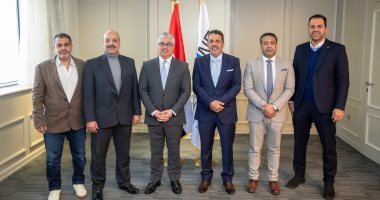 "اقتصادية قناة السويس" يوقع عقد مشروع لتجميع معدات الدواجن بمنطقة القنطرة غرب