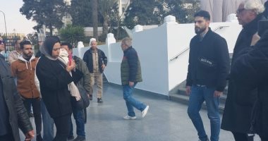 الكابتن أحمد ناجى يشيع جثمان شقيقة بمسجد البيطاش بالإسكندرية