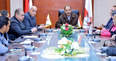 محافظ سوهاج يلتقى شباب رواد الأعمال لعرض المشروعات الريادية بمختلف القطاعات