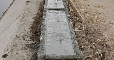 إنشاء حاجز خرسانى على الترع والمصارف بمراكز ديروط والقوصية وصدفا