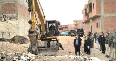  إزالة 27 حالة تعد على أراض زراعية وأملاك دولة بمركز منفلوط وحى غرب أسيوط