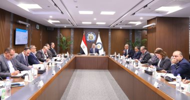 وزير البترول: مشروعات البتروكيماويات الجديدة ركيزة لتوطين الصناعات المحلية خلال اللقاء