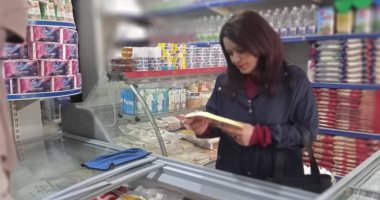 حملة تفتيشية على الأسواق ومحلات الجزارة بمدينة أخميم فى سوهاج لضبط المخالفين