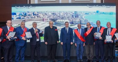 محافظ الإسكندرية: الأطباء جنود الإنسانية فى ميادين العطاء وسند المجتمع جانب من الحدث