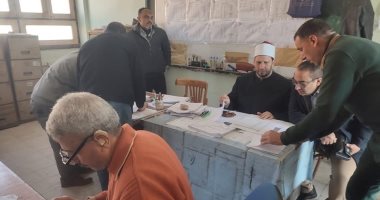 رئيس منطقة الإسكندرية الأزهرية يتفقد أعمال لجنة تظلمات الشهادة الابتدائية والإعدادية