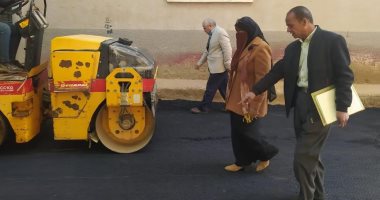 محافظ المنيا يتابع رصف شوارع ديرمواس ويؤكد سرعة الإنجاز وفق المواصفات الفنية رصف الطرق