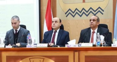 محافظ كفرالشيخ يناقش موقف تنفيذ مشروعات الخطة الاستثمارية
