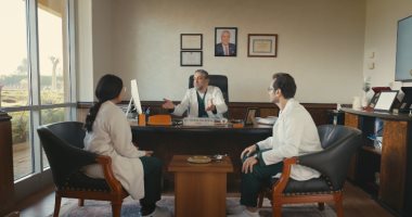 مسلسل شهادة معاملة أطفال الحلقة 2.. هنيدي يحصل على الشهادة من المستشفى