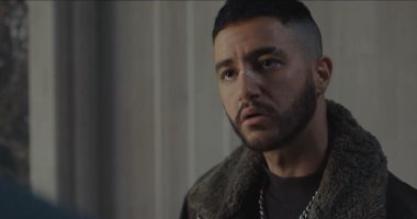 ولاد الشمس الحلقة 2.. "بابا ماجد" ينقل عبيد للمستشفى ويطلب من ولعة ومفتاح سرقة هاتف يحتوى على دليل ضده.. أحمد مالك يهدده ويرفض إعطاءه الهاتف والأخير يصفعه ويكلف رجالا بضربه.. مريم الجندى تكتشف أوراقا خطيرة