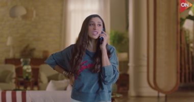 مسلسل كامل العدد 3 حلقة 2.. دينا الشربيني تعنف خدمة عملاء فيزا السفر 