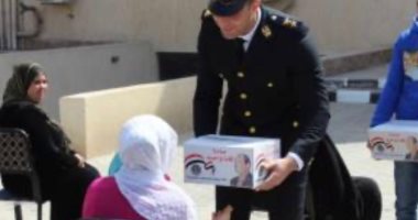 أيام رمضان.. وزارة الداخلية تنثر السعادة وتوزع المساعدات على المواطنين.. تضيء دروب الشهر الكريم بكراتين مواد غذائية على الأسر الأكثر احتياجا.. المواطنون: شكرا للرئيس السيسى لتخفيفه الأعباء عن كاهلنا..صور