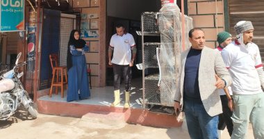 حملات مكثفة لإزالة الإشغالات ومتابعة تراخيص المحال العامة بمراكز المنيا جانب من الحملات