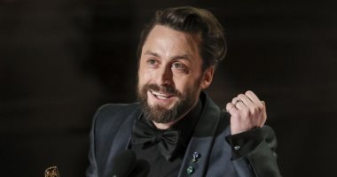 الشبكة نيوز : 
                                            الممثل كيران كولكين يفوز بجائزة أفضل ممثل مساعد عن 