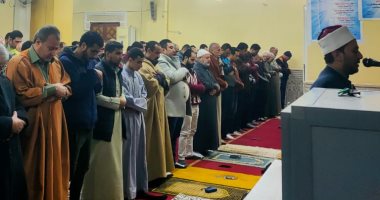 أيام الرحمة.. الآلاف يؤدون صلاة التراويح في مسجد ناصر ببنها