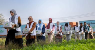 من إنسان لإنسان.. جهود مكثفة للتحالف الوطنى بقوافل خير تجوب المحافظات فى رمضان.. "عيش وملح" "وإيد واحدة" توزعان وجبات إفطار على الصائمين.. وتقديم الدعم المادى والعينى للأسر الأولى بالرعاية والأكثر احتياجا