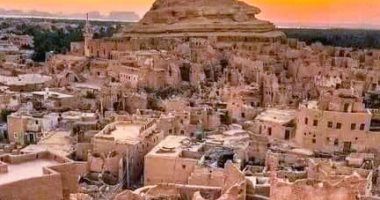 "الأشنقوط "طقس تنفرد به واحة سيوة للاحتفاء بالصائمين الجدد.. الطفل الصائم لأول مرة يتناوب الأقارب والأصدقاء على إفطاره يومياً.. الصائم الجديد يفطر فى منزله آخر الشهر ويوزع نقودا معدنية على الأصدقاء والأرقارب مدينة شالي أو سيوة القديمة