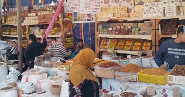 إقامة معرض "أهلا رمضان" لعرض السلع الغذائية بأسعار مخفضة بأبوحماد 