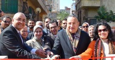 رئيس جامعة الإسكندرية يفتتح جدارية "تميمة الحضارات" بسور كلية الفنون الجميلة
