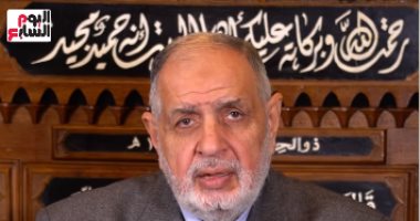سيبويه العصر.. محمد عبد الخالق عضيمة مؤلف "دراسات لأسلوب القرآن" (فيديو) العالم محمد عبد الخالق عضيمة