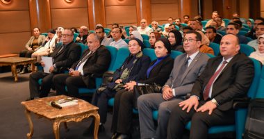 وزيرة البيئة تسلّم عقود تعيين المراقبين والباحثين البيئيين الجدد 